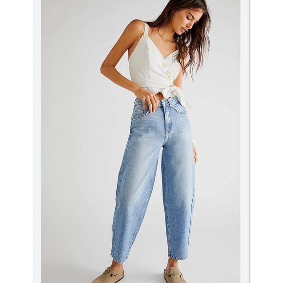 Free People Denim - WE THE FREE Light Wash Cotton Straight Jeans